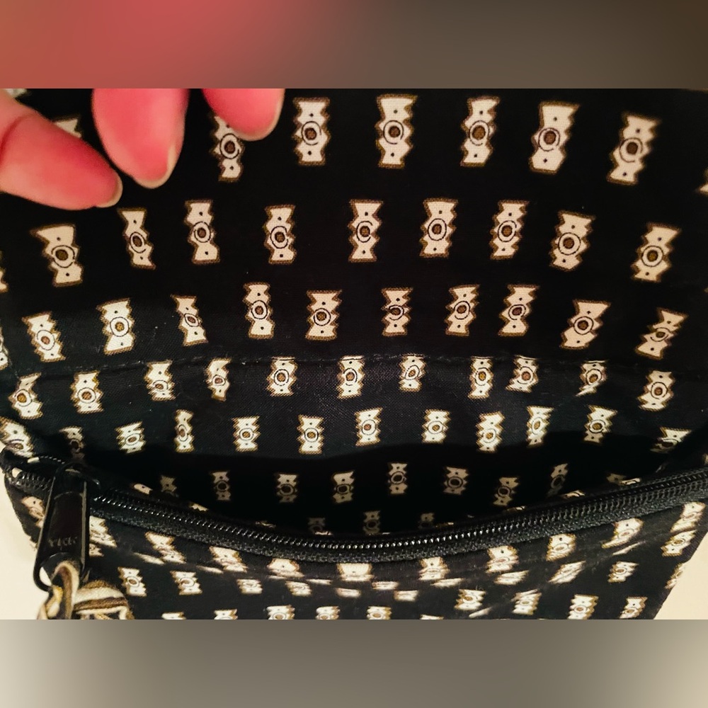 VERA BRADLEY Wallet With Strap - Crossbody - Zebras - Black - Great Condition - Picture 11 of 12